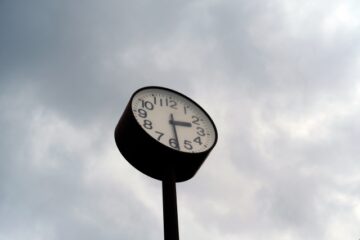 【教員】「またこの学校で1年…」移動できない絶望感と心の守り方vol.104